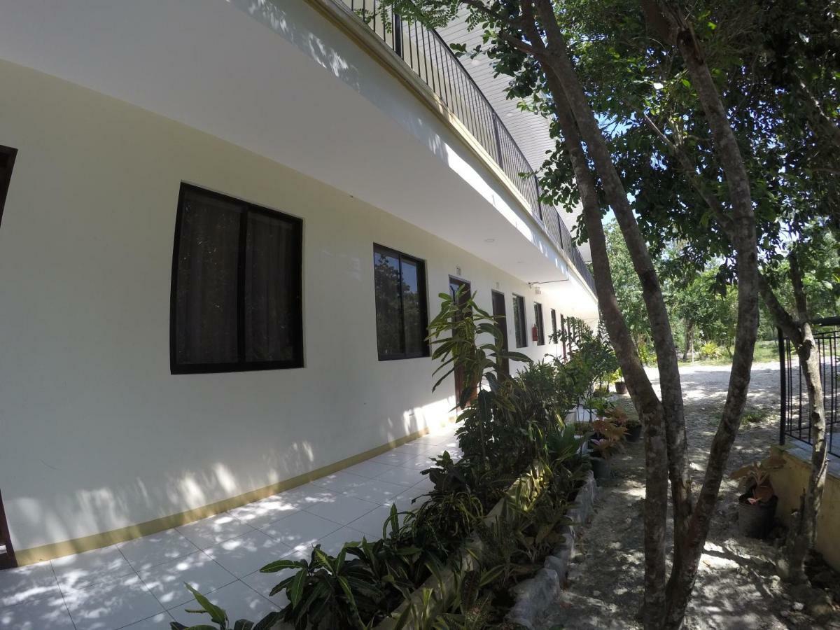 Reddoorz Premium @ Napaling Point Tangnan Hotell Exteriör bild